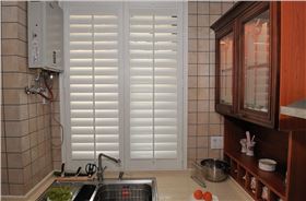 百葉窗簾選購(gòu)小技巧 為家居增舔清涼氣息 百葉窗簾選購(gòu)小技巧 為家居增舔清涼氣息