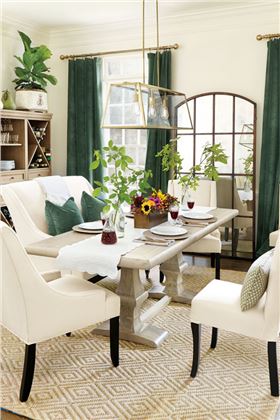 如何用窗簾來改變房間的色彩？