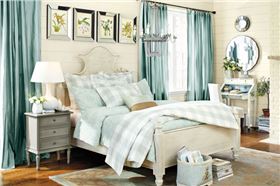 如何用窗簾來改變房間的色彩？