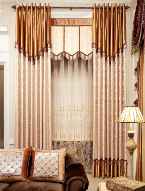 簡(jiǎn)約歐式窗簾.jpg 簡(jiǎn)約歐式窗簾.jpg