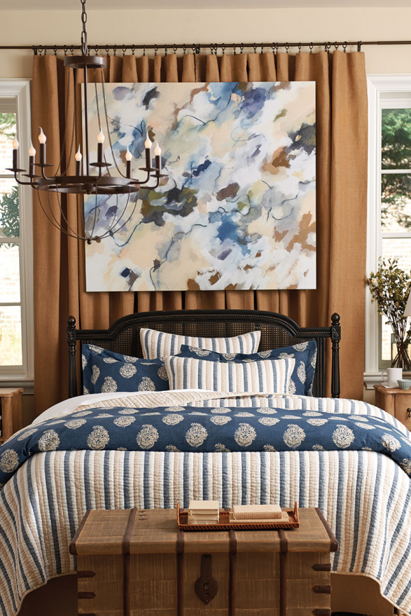 如何用窗簾來改變房間的色彩？