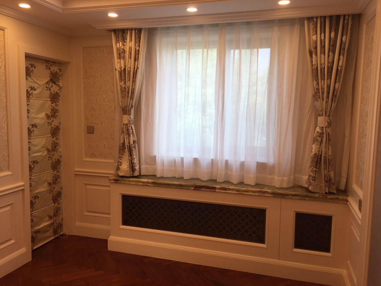 上?；适冶ぞ频旯ⅲù笕A店）窗簾工程