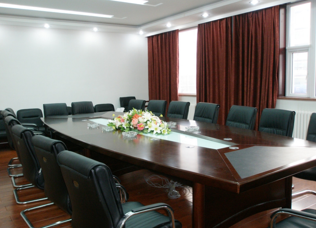 辦公室窗簾如何選擇？快來(lái)看看吧